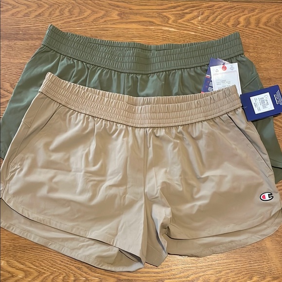 Champion Women's Bundle of Tan and Green Hiking Shorts (size L) NWT - Picture 1 of 8